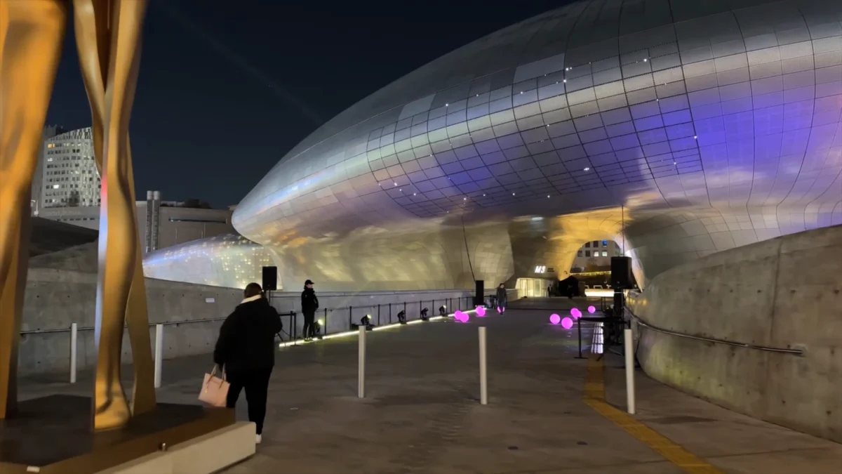 Seoul Winter Magic Guide: Christmas Lights & Iconic Spots